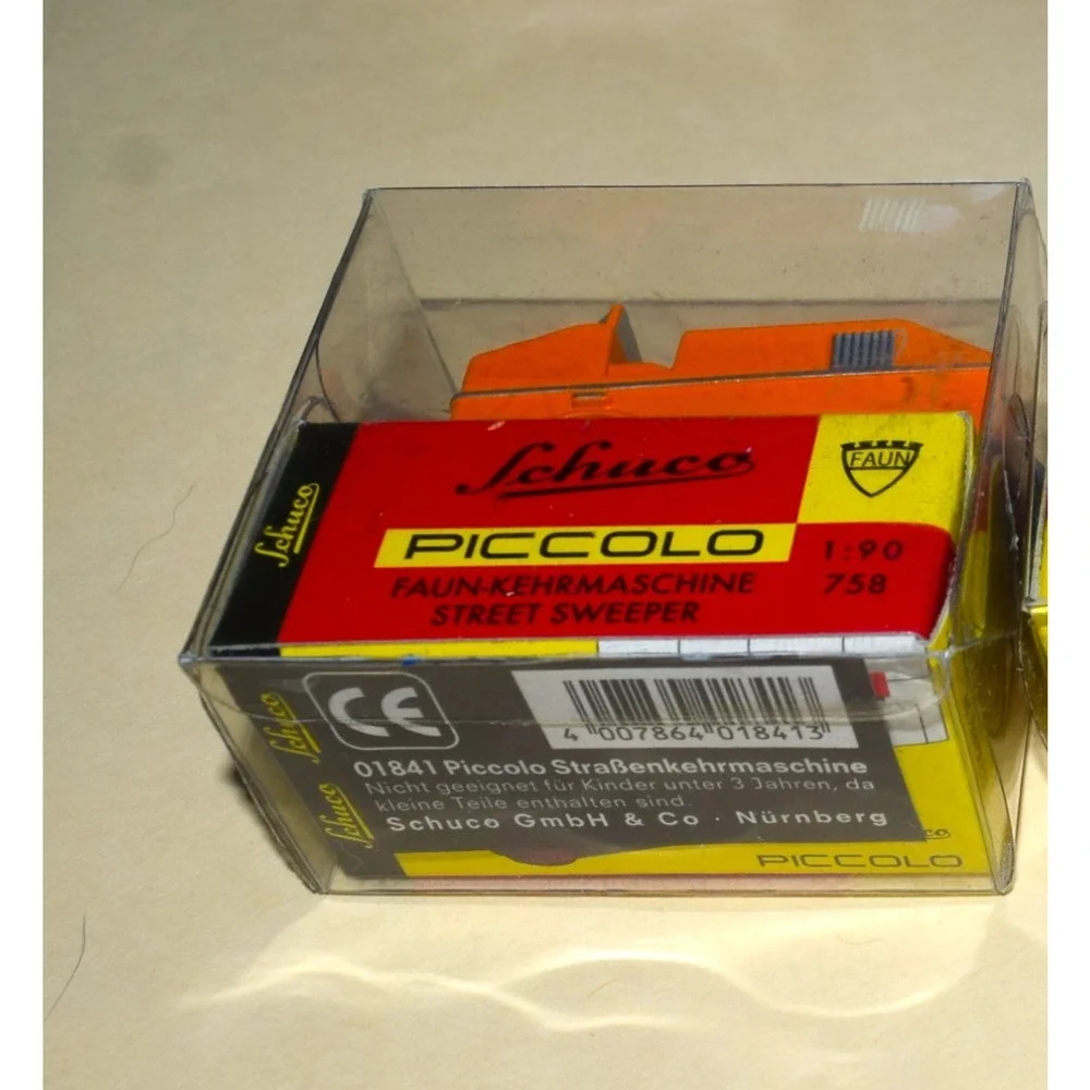 SCHUCO PICCOLO 1:90 FAUN Kehrmaschine Street Sweeper YELLOW 758 New Old Stock